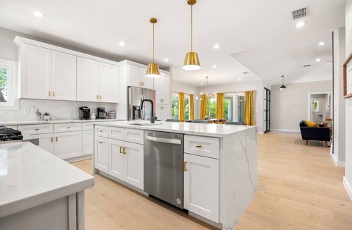 Dripping Springs House | Luxe Home w/Pool and Hot Tub on 7 acres