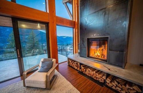 Nelson Villa | Luxe Modern Timberframe - Iconic Panorama Views with AC