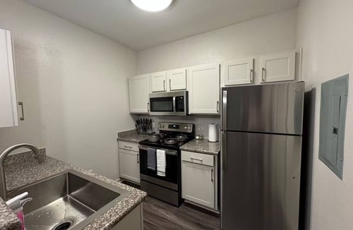College Park Apartment | LuxeWoodlands Villa: Cozy Stay