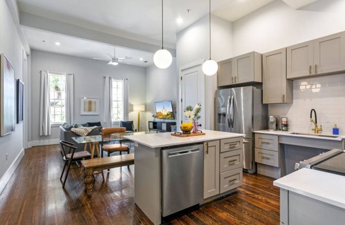 New Orleans Hotel | Luxurious 5BR/3BA Haven in Prime NOLA Location