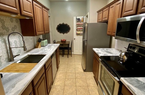 Texas Medical Center Condo | Luxurious Condo Close to Houston's Best Attractions!