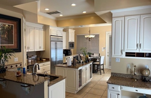 Harvey House | Luxurious Gated Retreat Minutes from Downtown