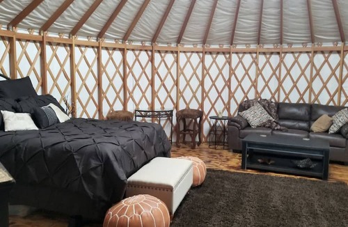 Flower Mound Cabin | Luxurious Lakefront Yurt Rental for a Romantic Getaway near Grapevine, Texas