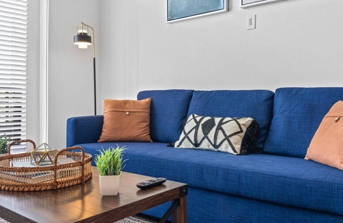 West Oak Hill Apartment | Luxurious New Unit|1Bd1Ba|Pool, Golf Sim
