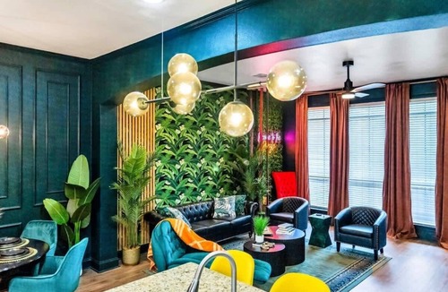 South Baton Rouge Condo | Luxurious Townhome Near LSU | Modern & Chic Stay