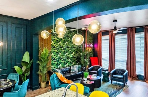 South Baton Rouge Condo | Luxurious Townhome Near LSU | Modern & Chic Stay