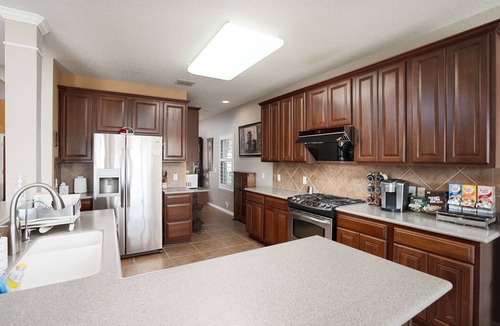Sonoma Ranch House | ★ Luxurious Two-Story Home ★ Near La Cantera/Rim