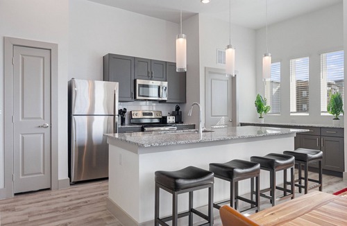 Stony Ridge North Apartment | Luxury 2BD/2BA Near Airport 3386