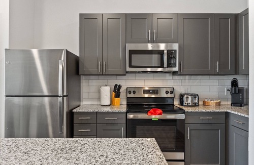 Stony Ridge North Apartment | Luxury 2BD/2BA Next to Airport 23oc