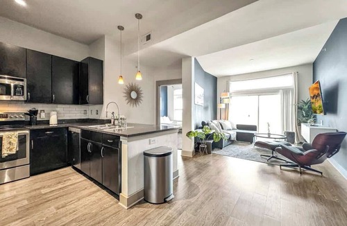 Deep Ellum Apartment | Luxury 2BD | Deep Ellum | Parking | Pool+Gym