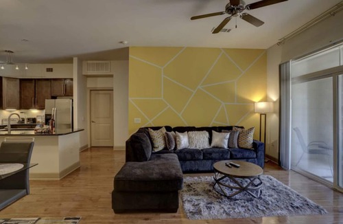 Astrodome Apartment | Luxury 2BD w/pool. 5 min walk to NRG Stadium. 10 min Dr to Downtown Houston!