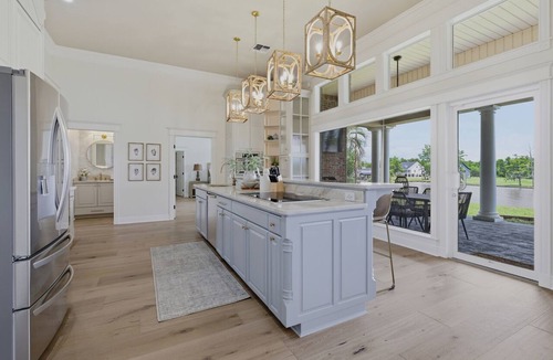 Lake Charles House | Luxury 3-Bedroom Waterfront Retreat Located on West Fork of Calcasieu River