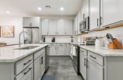 Braithwaite House | Luxury 3BR in Belle Chasse