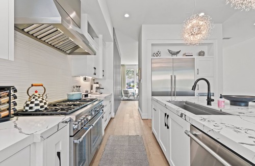 Garden Oaks House | Luxury 4-bedroom house in a family-friendly Houston neighborhood