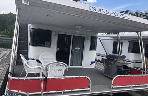 Arkadelphia Boat Rental | Luxury 75ft Houseboat w/Hot Tub, 30 min from Hot Springs, AR