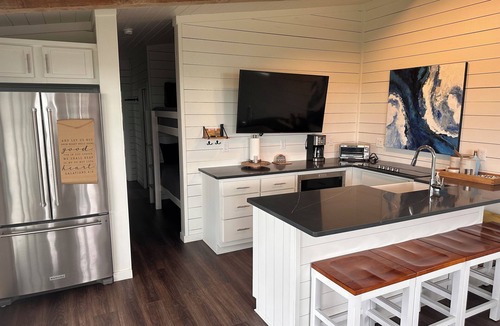 Paluxy Cabin | Luxury Cabin -Glen Rose located near Fossil Rim. On 90 peaceful acres. 360 views