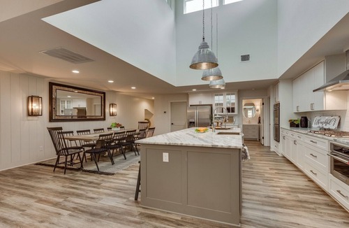 Grapevine House | LUXURY DESIGNERS HOME by Gaylord/Lake Grapevine/Slps 24/POOL/DFW Airport