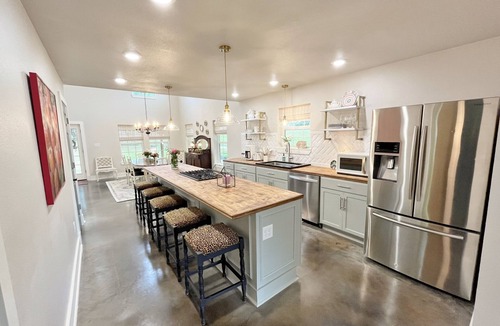 Tyler House | Luxury " Hibiscus Manor" Farmhouse