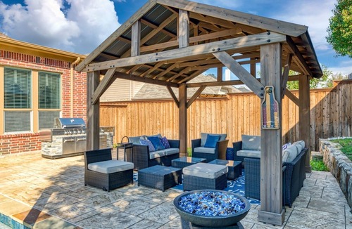 Little Elm House | Luxury Home/Pool, Cinema and Game Room