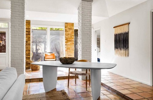 Knox - Henderson House | Luxury Knox Retreat: Modern 3BR with Designer Furnishings