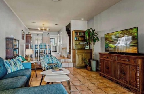 Rockwall House | Luxury Lakefront Townhome in Rockwall 4 Bedrooms, Minutes from Dallas