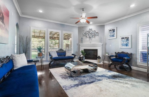 Flower Mound House | Luxury Lakeside Home by Airport