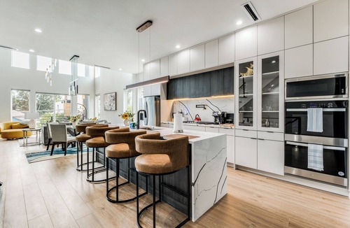 West Dallas House | Luxury Newly Built 4 BR 4 Bath Home w/Rooftop and Grill!