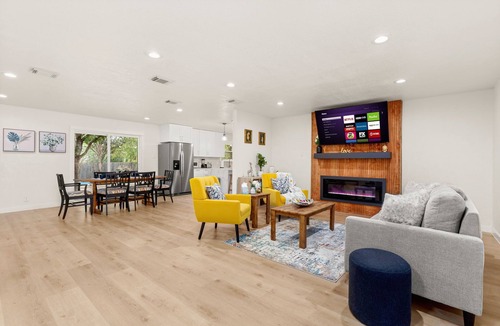 Oakwell Farms House | Luxury Newly Renovated Home w/Private Pool+Fire Pit+BBQ Near Downtown&Airport