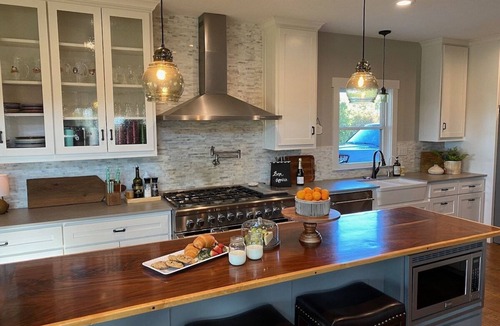 Muenster House | Luxury North Texas Retreat-PARTIAL Rental for 16-Pool/Spa/Sports Courts/Views