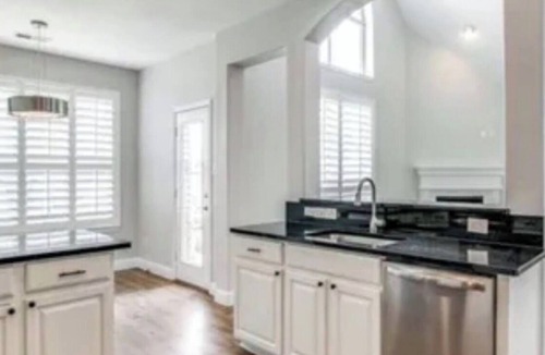 Elmo House | Luxury Rockwall Retreat Near Lake Ray Hubbard Sleeps 6+ Fast WiFi Book Now