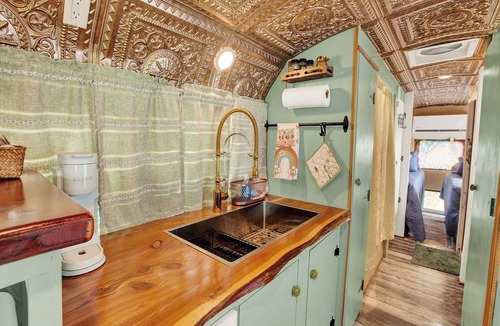 Rusk House | Luxury skoolie conversion in the Pineywoods with access to farm & pool.