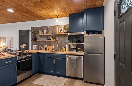 Lafayette Apartment | Luxury Studio in Cajun Country