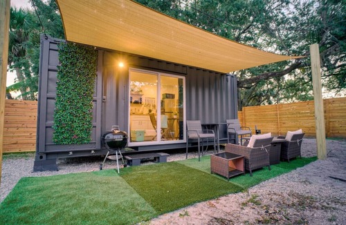 Vero Beach Apartment | Luxury Tiny Container Home |2mi to Beach| Private