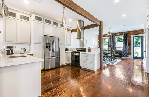 Faubourg Lafayette House | Luxury Townhouse close to FQ & City Hot Spots
