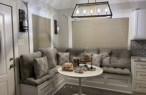 LaPlace House | Luxury Vacation Home in Laplace in a safe neighborhood sleeps 9! n5beds- 4bdrs