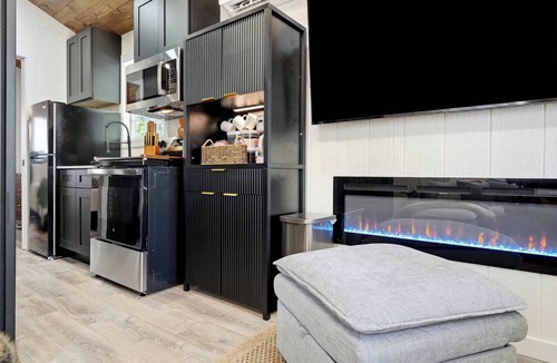 Park Hill House | M at elkcreek -Modern Tiny Home Lake Tenkiller-Hot Tub-Firepit