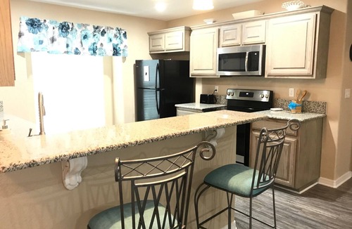 Calera House | *Magnolia Cottage* Sleeps 6. Minutes to Casino, Concerts, Lake, College