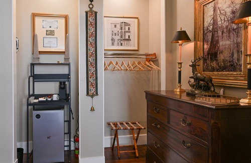 Natchez House | Magnolia Hall: Henderson | 1/1, Private Ensuite Bath