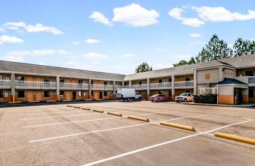 Hattiesburg Hotel | Magnolia Inn Townhouse Hattiesburg MS I-59