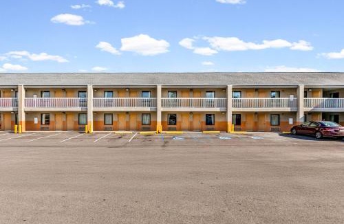 Hattiesburg Hotel | Magnolia Inn Townhouse Hattiesburg MS I-59