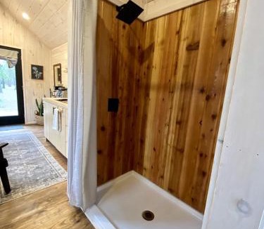 Boles House | Majestic Nordic Tiny House with Private Deck, Grill and Fire Pit in Arkansas