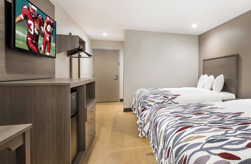 Sulphur Hotel | Making The Best Memories Along The Way! FREE Onsite Parking, Pets Allowed!