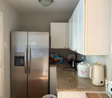 Texas City House | Man's bed in the living room only 18 dollars