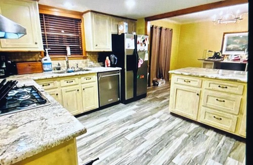 Liberty House | Marvelous 4-bedroom house with AC in charming Liberty