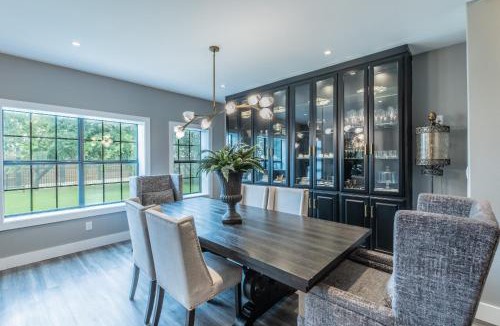Roanoke House | Massage Chairs, Foosball, Wet Bar & Board Games