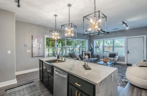 Roanoke House | Massage Chairs, Foosball, Wet Bar & Board Games