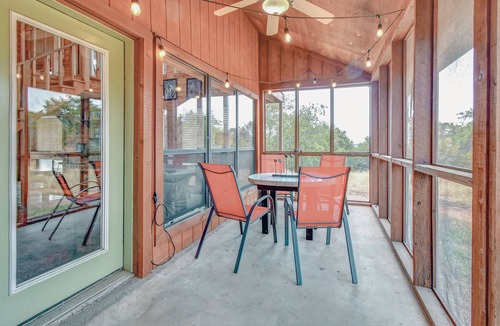Glen Rose House | Mata'Zamo cliffside cabin, 1000 acres hiking trails, farm animals, family fun!