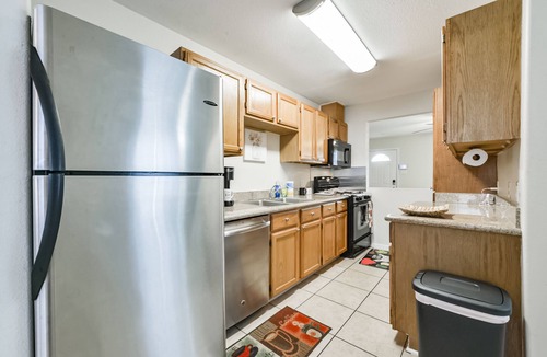 Riverside Terrace House | Med Center - 3 bed-2bath - Fully Gated - Dog Friendly -Long-Monthly Discounts