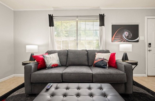 Pineville Apartment | Medical Stay King Bed Smart TV WiFi Pets W/D