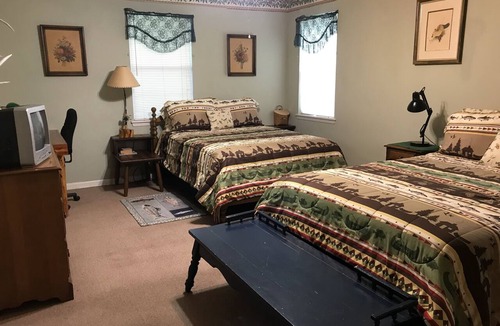 Pennington Cabin | Melody's Bed and "Catch Your Breakfast!"
